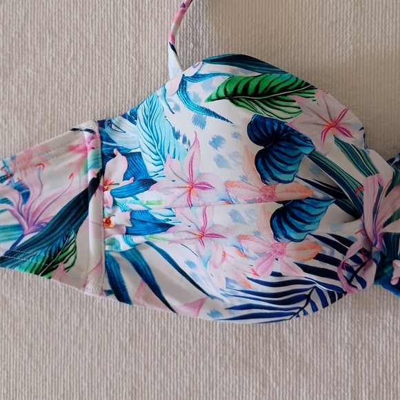 Lascana for Venus Underwire Twist Bandeau Bikini Top, size S - Picture 4 of 13